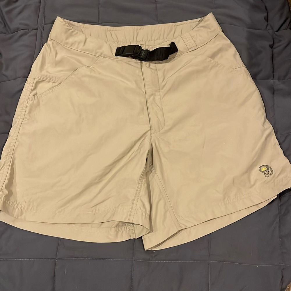 Mountain Hardwear khaki shorts